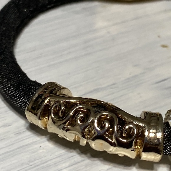 2 Bracelets black & gold bangle & cord bracelet - Picture 7 of 15